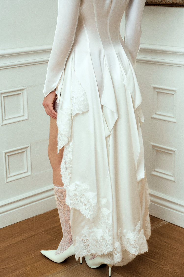 LACE LAPEL EMBROIDERED TAILCOAT-STYLE OVERCOAT / WHITE