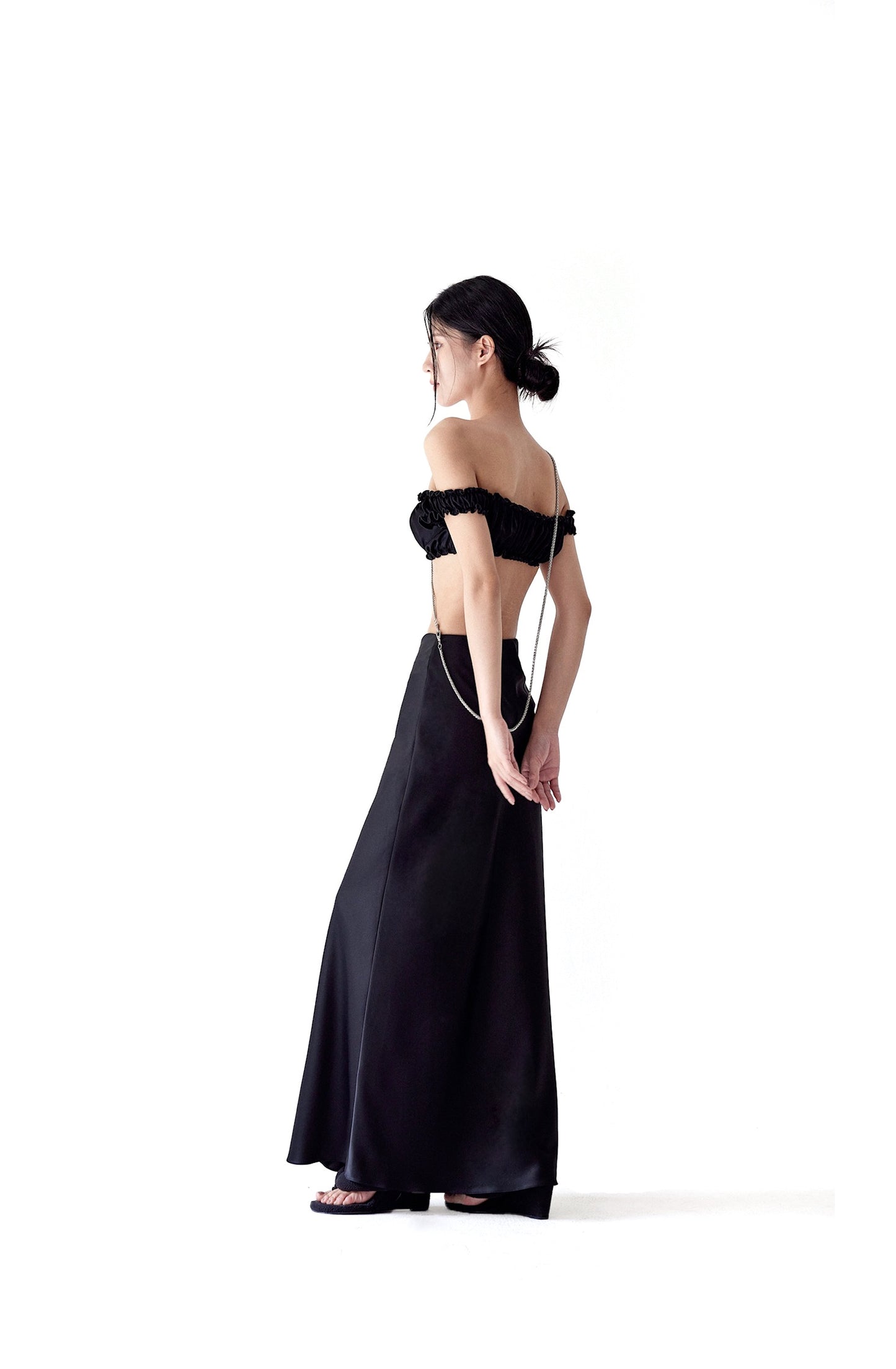 OFF-THE SHOULDER BAR TOP