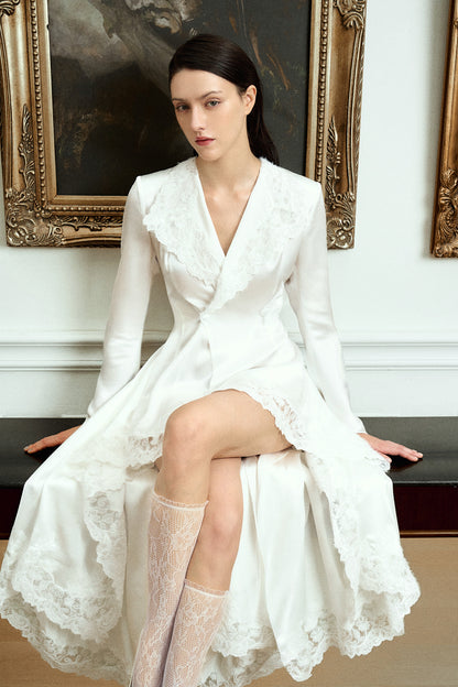 LACE LAPEL EMBROIDERED TAILCOAT-STYLE OVERCOAT / WHITE