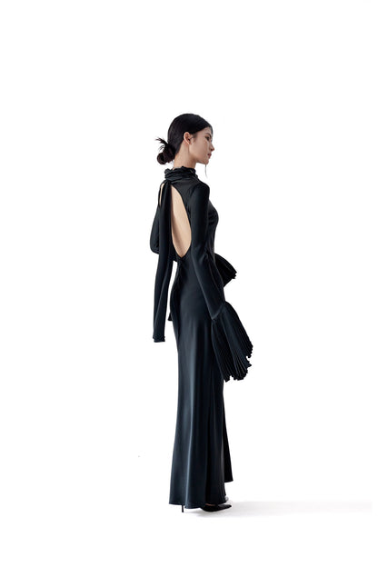 BACKLESS MAXI DRESS WITH RUFFLED SLEEVES