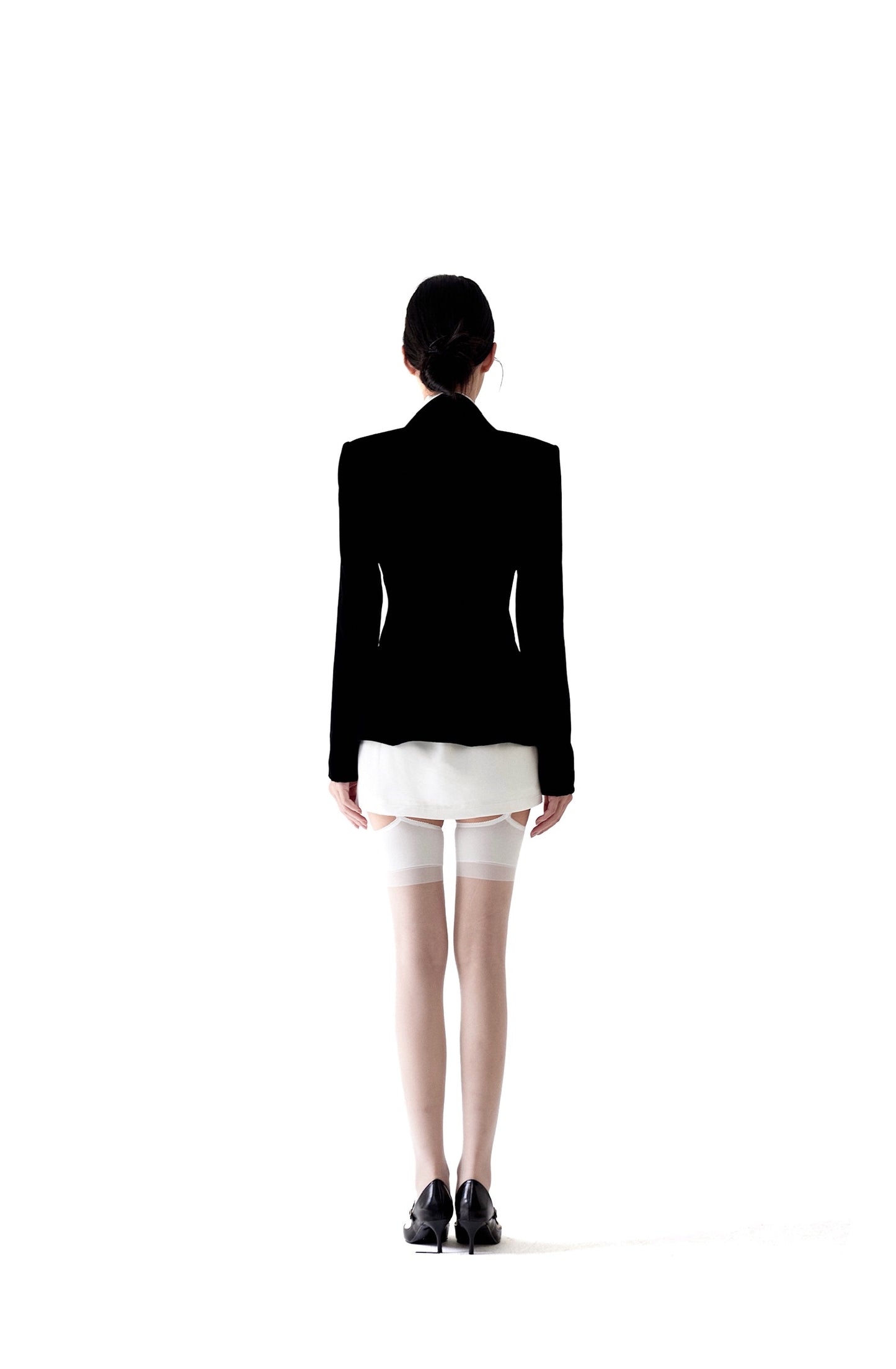 CUSTOMIZED VELVET LAPEL FITTED BLAZER